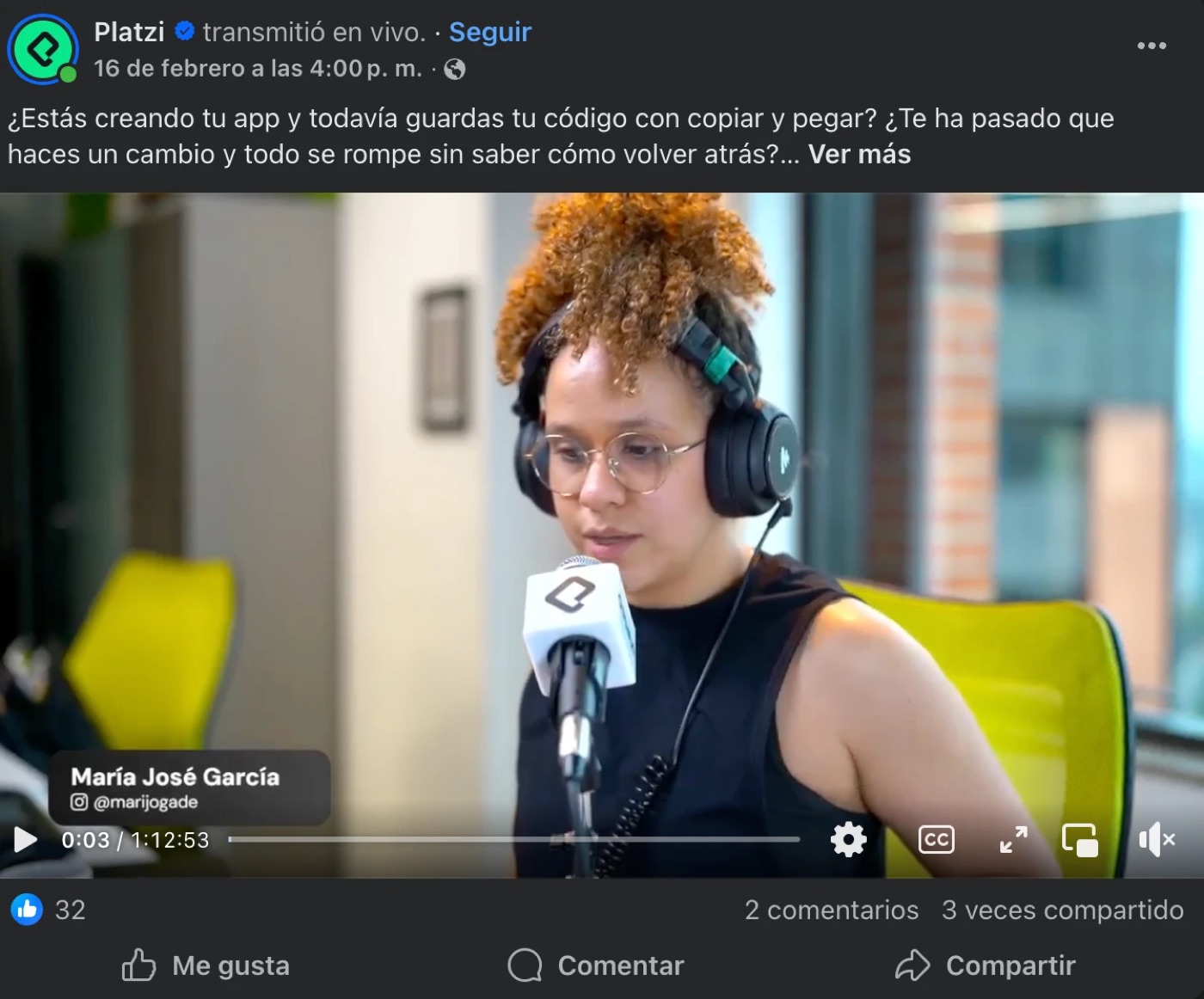 Transmisión en vivo de Platzi en Facebook del 16 de febrero, con María José frente al micrófono
